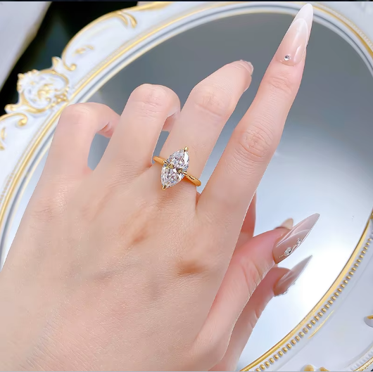 S925 Silver 8*15mm White Diamond Ring, beautiful Style.
