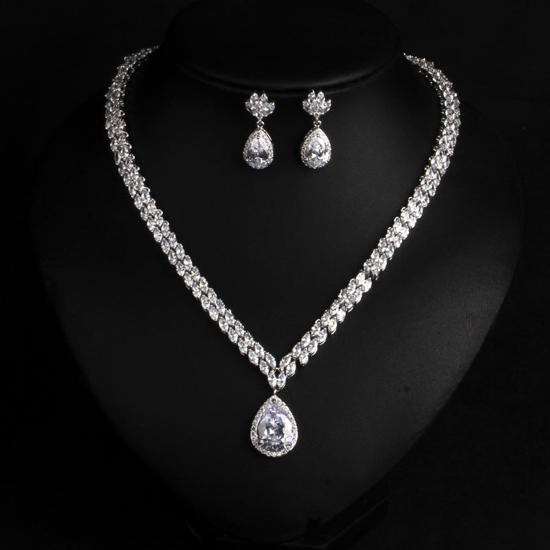 European and American dinner style necklace all copper clip zircon necklace earrings suit super flash can not drop drill