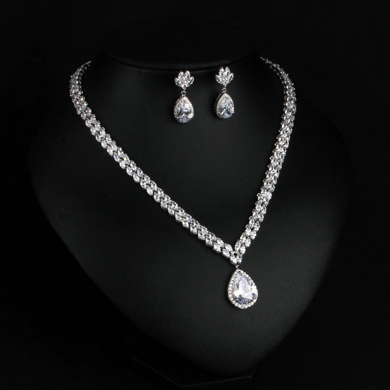 European and American dinner style necklace all copper clip zircon necklace earrings suit super flash can not drop drill
