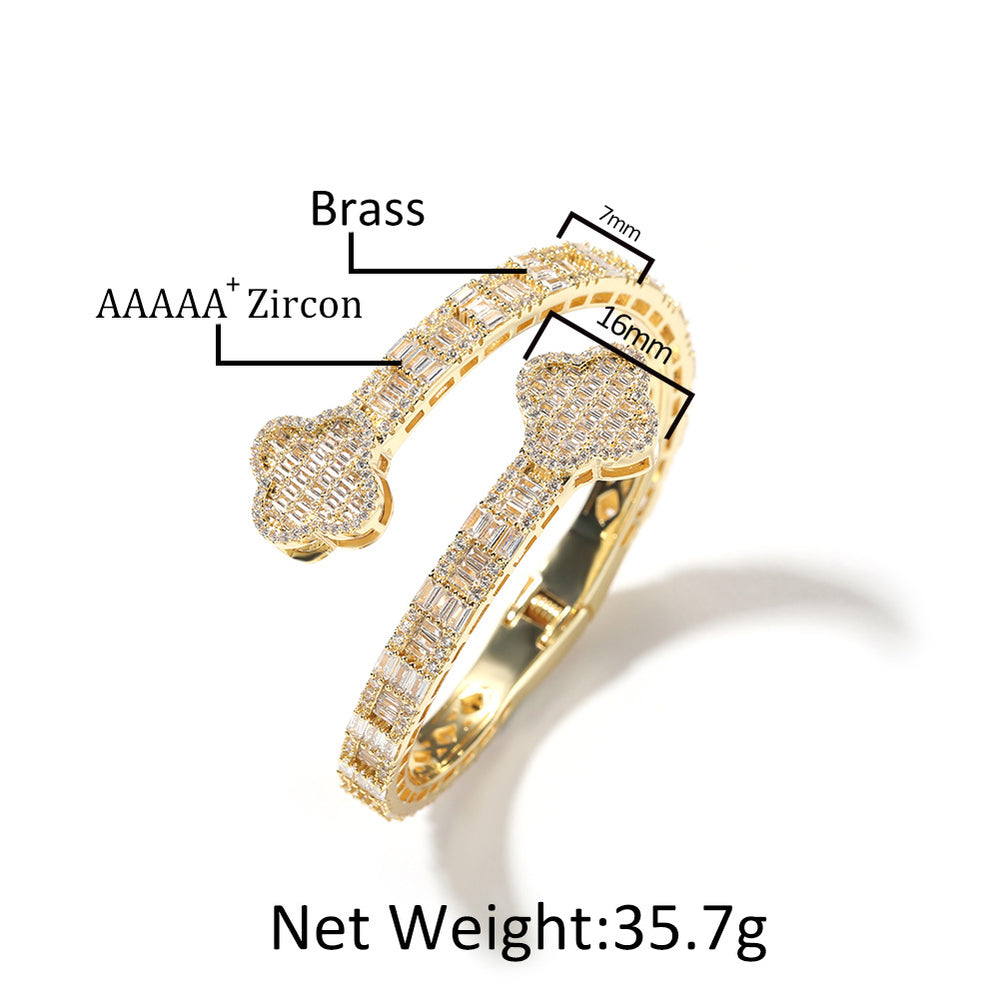 Copper inlaid zircon four-leaf clover bracelet high-end sense bracelet fashion.