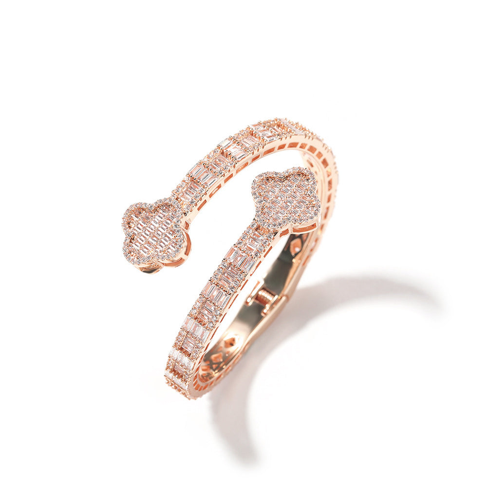 Copper inlaid zircon four-leaf clover bracelet high-end sense bracelet fashion.