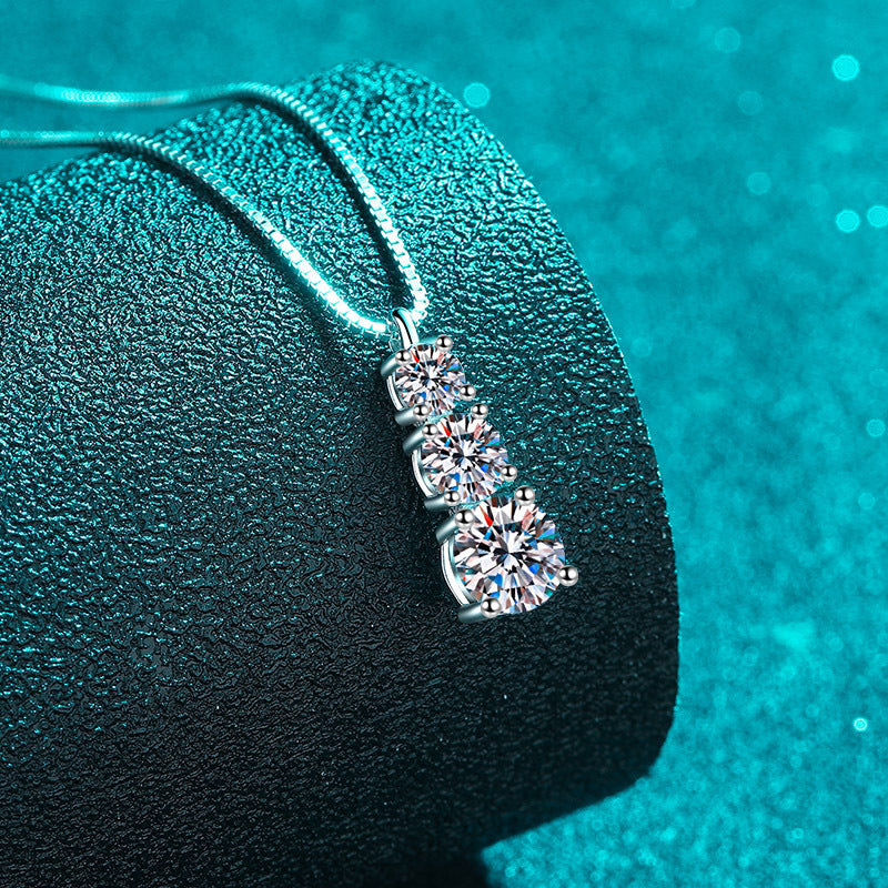 Xindeyi S925 Sterling Silver Moissanite Step Pendant Manufacturer Wholesale Moissanite Necklace Clavicle Chain