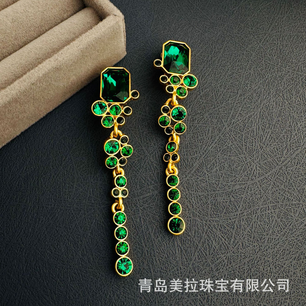 Oscar De La Renta European and American Retro Old Long Exaggerated Shoulder Sweep Ear Clip Elegant Niche Design