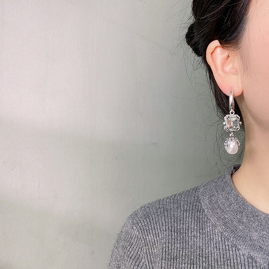 Mcqueen's Wholesale Luxury Earrings, Vintage Distressed Antique Gold Earrings, Crystal Pearl Skull Hoop Earrings with a High-End Feel