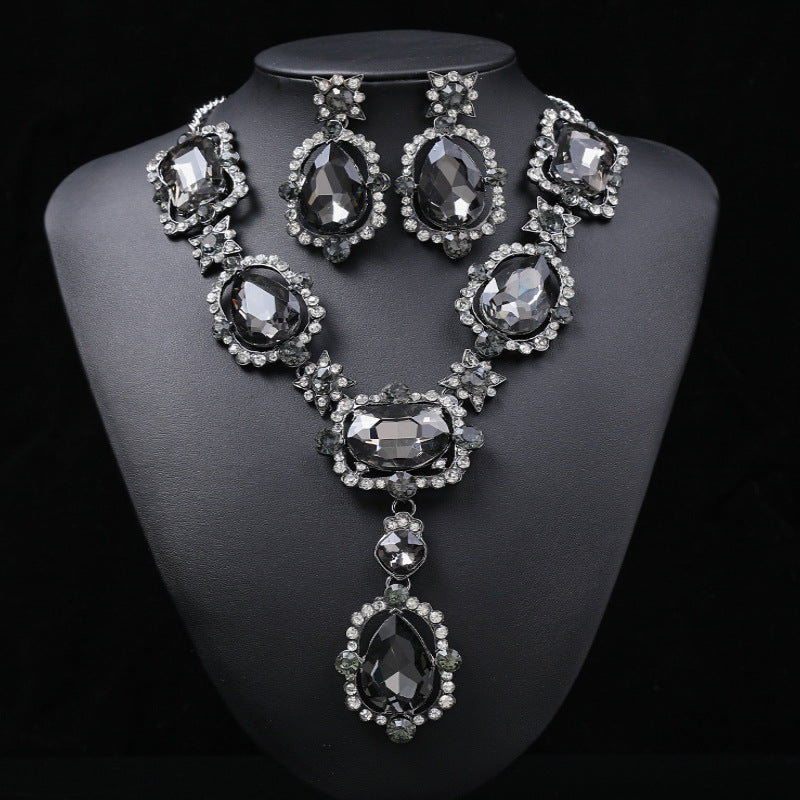 Necklace, ring Set Oversized Personality Fashion Clavicle Chain Alloy Inlaid Gem.