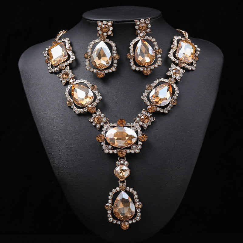 Necklace, ring Set Oversized Personality Fashion Clavicle Chain Alloy Inlaid Gem.