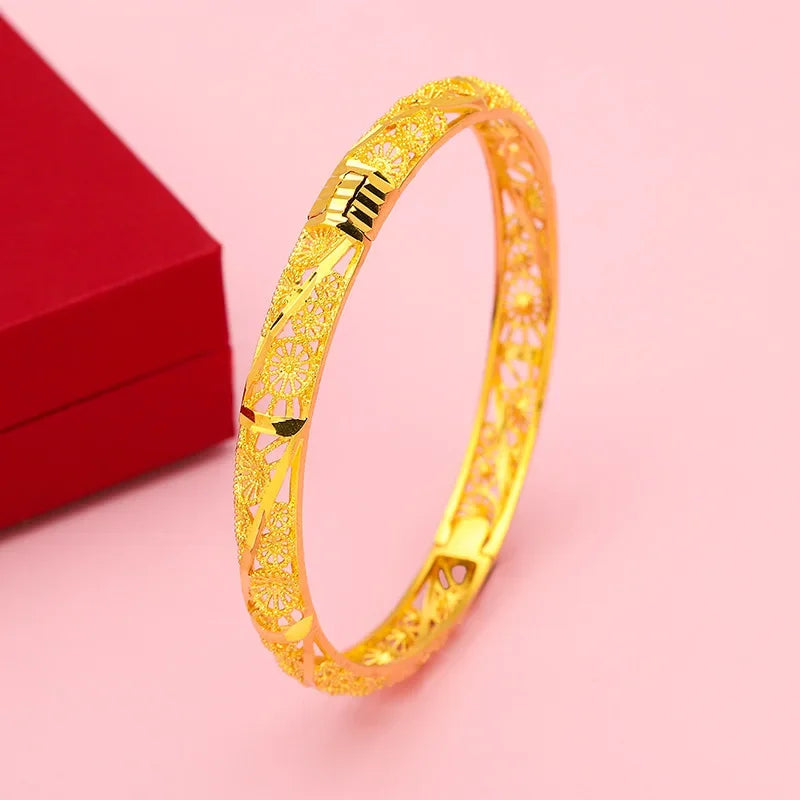 9999 24k genuine gold real gold hollowed out four leaf clover bracelet.