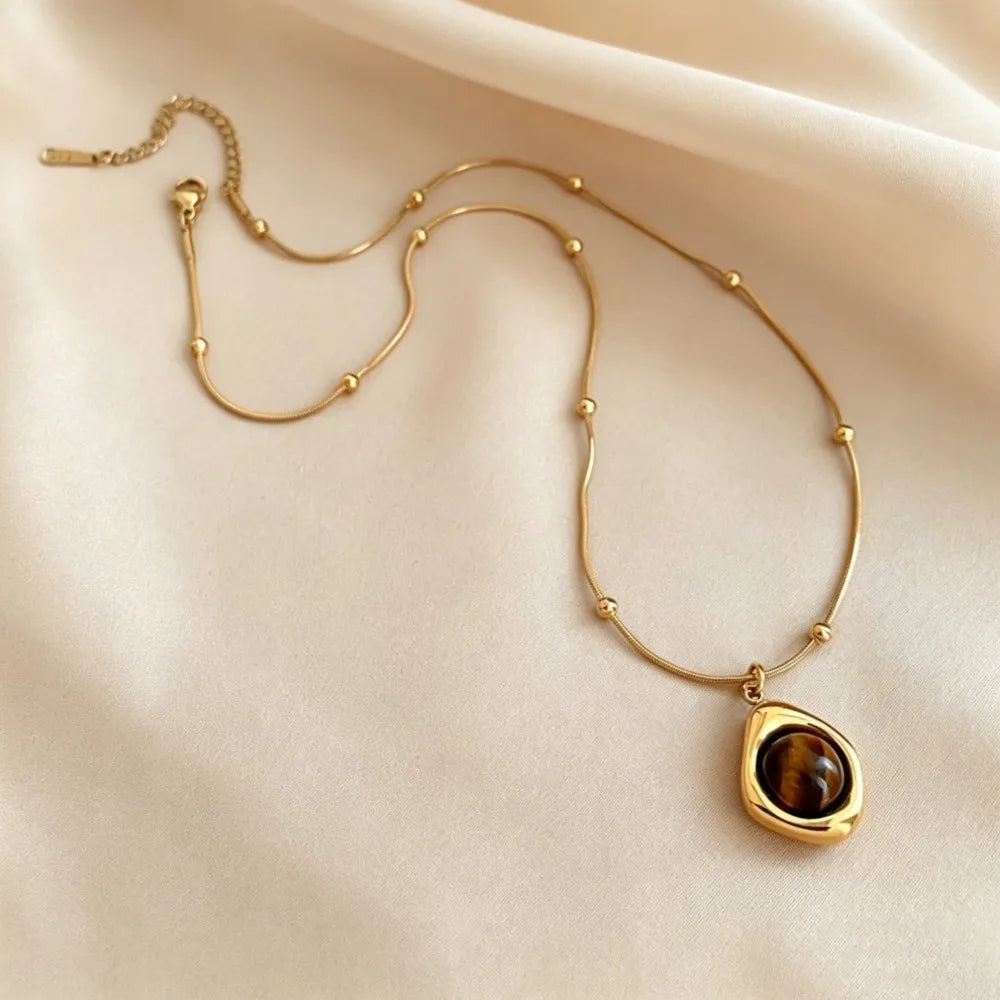 Retro Temperament Layered Stone Pendant Necklace For Women Stainless Steel Collarbone Chain necklaces.