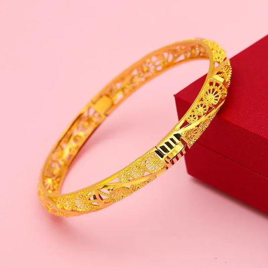 9999 24k genuine gold real gold hollowed out four leaf clover bracelet.