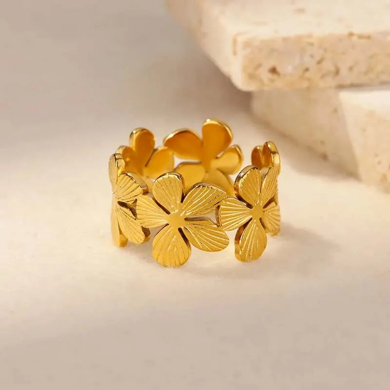 Elegant Stainless Steel Big Bloom Flower Rings, 18k Gold PVD Plated Open Ring Finger Jewelry.