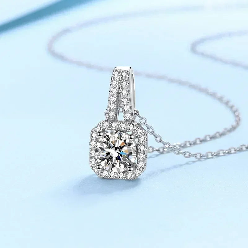 PT950 Platinum Square Gemstone Certificate 0.5/1/2 Carat Moissanite Diamond Pendants Necklaces.