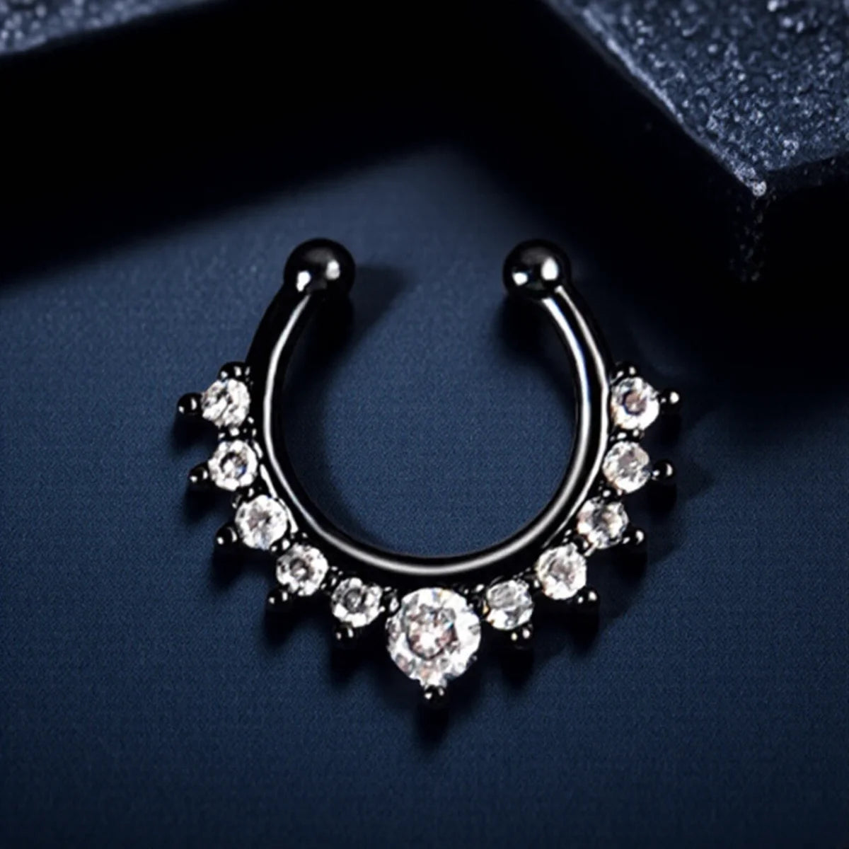 1PC Fashion Rhinestone Nose Ring Lip Ring Faux Septum Rings Unisex Jewelry.
