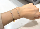 Classic circular bracelet, set with diamonds, luxurious and elegant