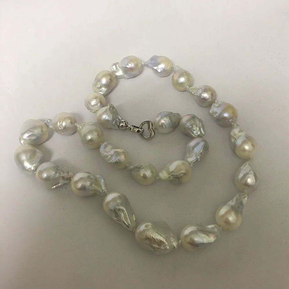 Nature Freshwater Pearl Necklace AA Grade with Good Luster Unique Color