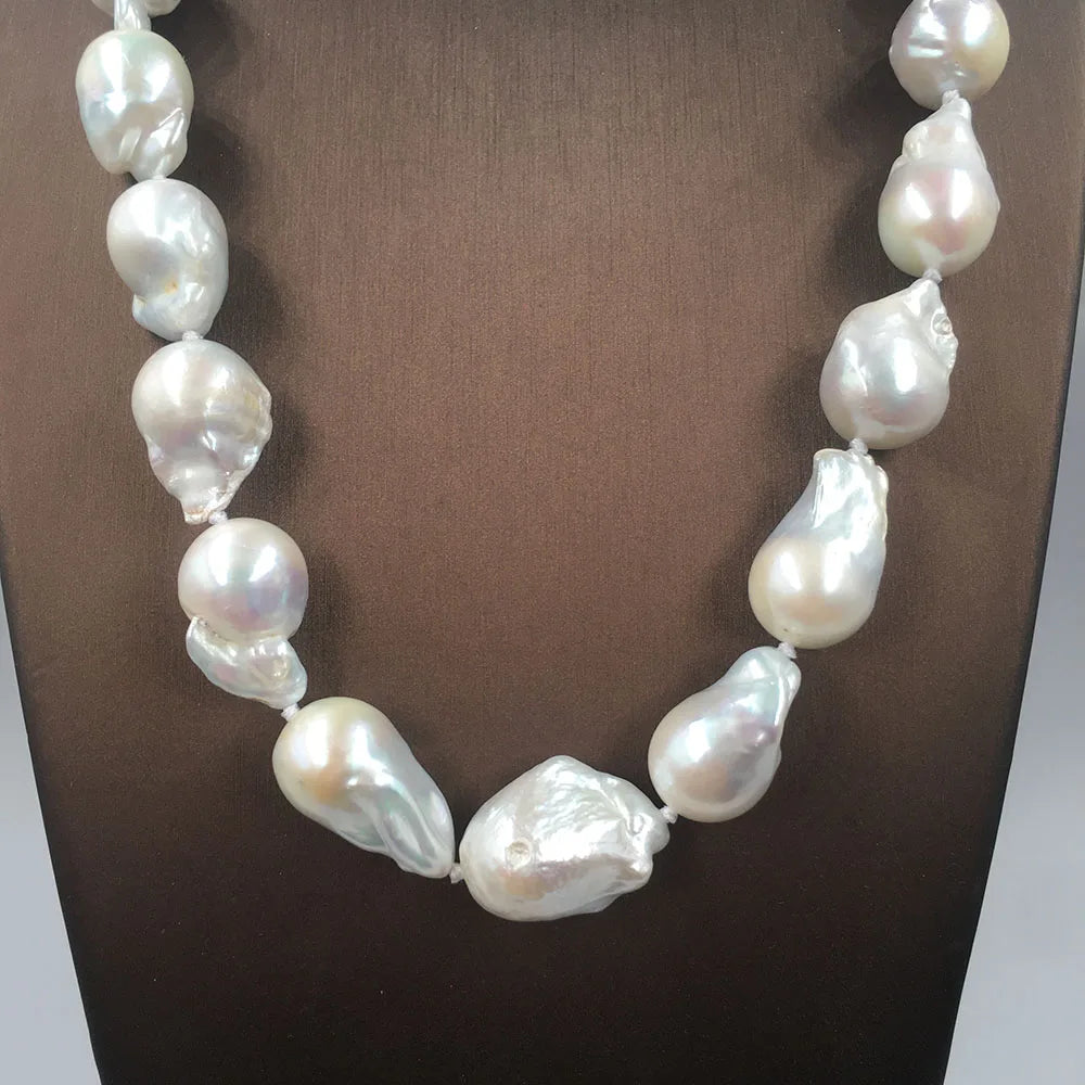 Nature Freshwater Pearl Necklace AA Grade with Good Luster Unique Color