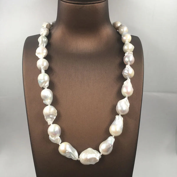 Nature Freshwater Pearl Necklace AA Grade with Good Luster Unique Color