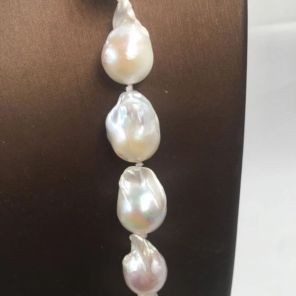 Nature Freshwater Pearl Necklace AA Grade with Good Luster Unique Color