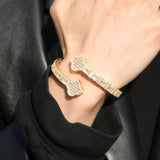 Copper inlaid zircon four-leaf clover bracelet high-end sense bracelet fashion.