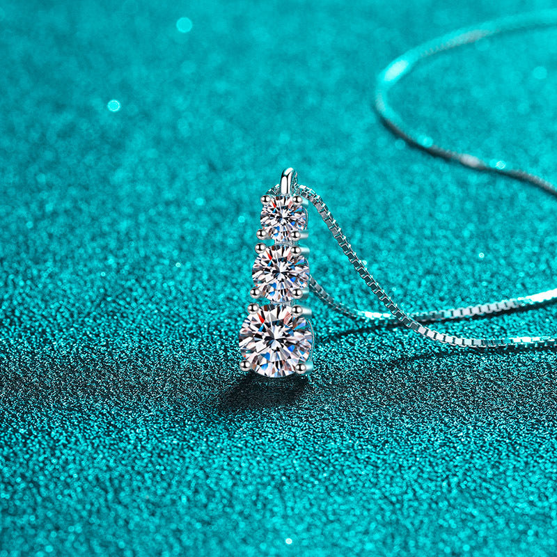 Xindeyi S925 Sterling Silver Moissanite Step Pendant Manufacturer Wholesale Moissanite Necklace Clavicle Chain