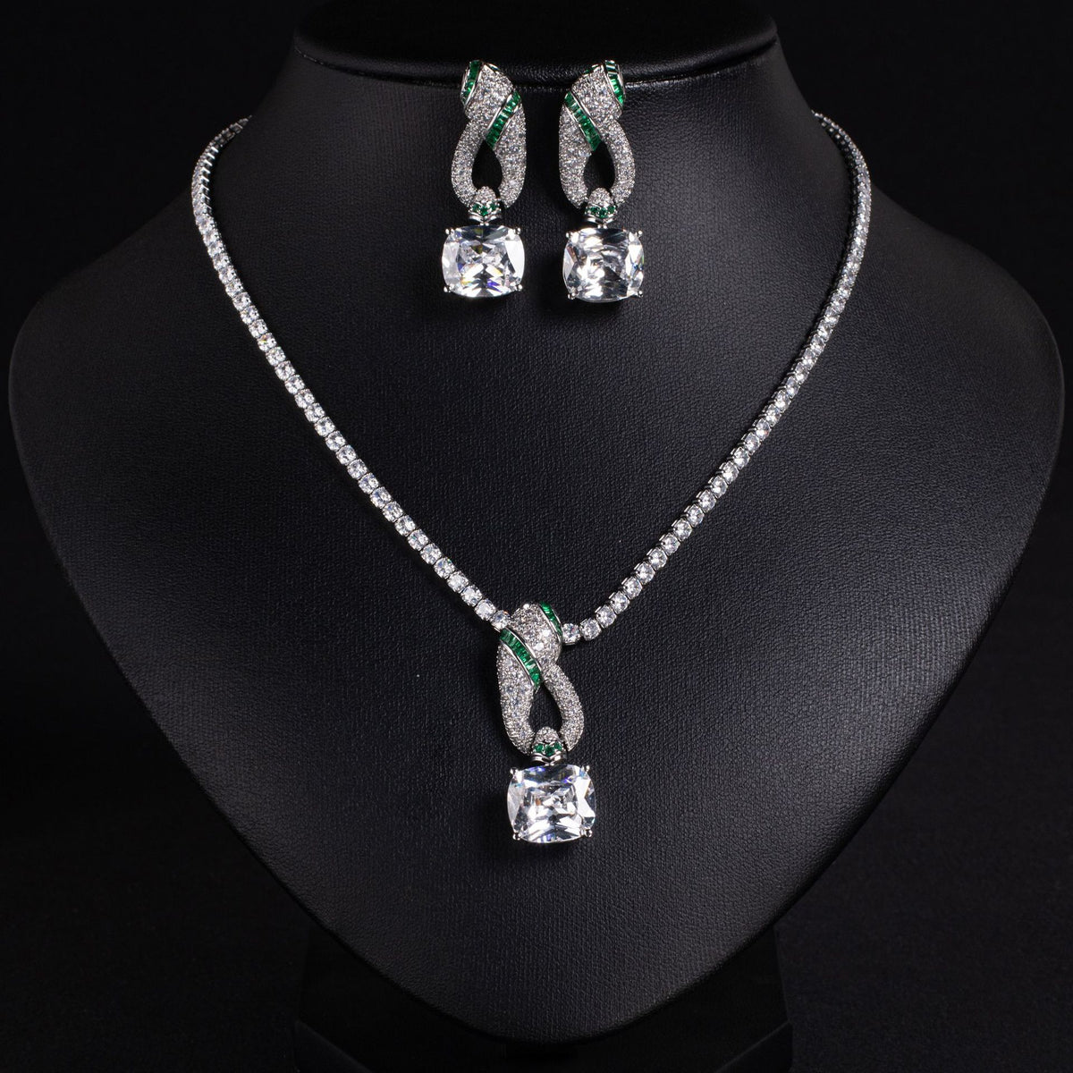 Cross-Border Exclusive Niche Design Snake-Shaped Pendant Necklace European and American Ins Exaggerated High-End Small Snake Zircon Necklace
