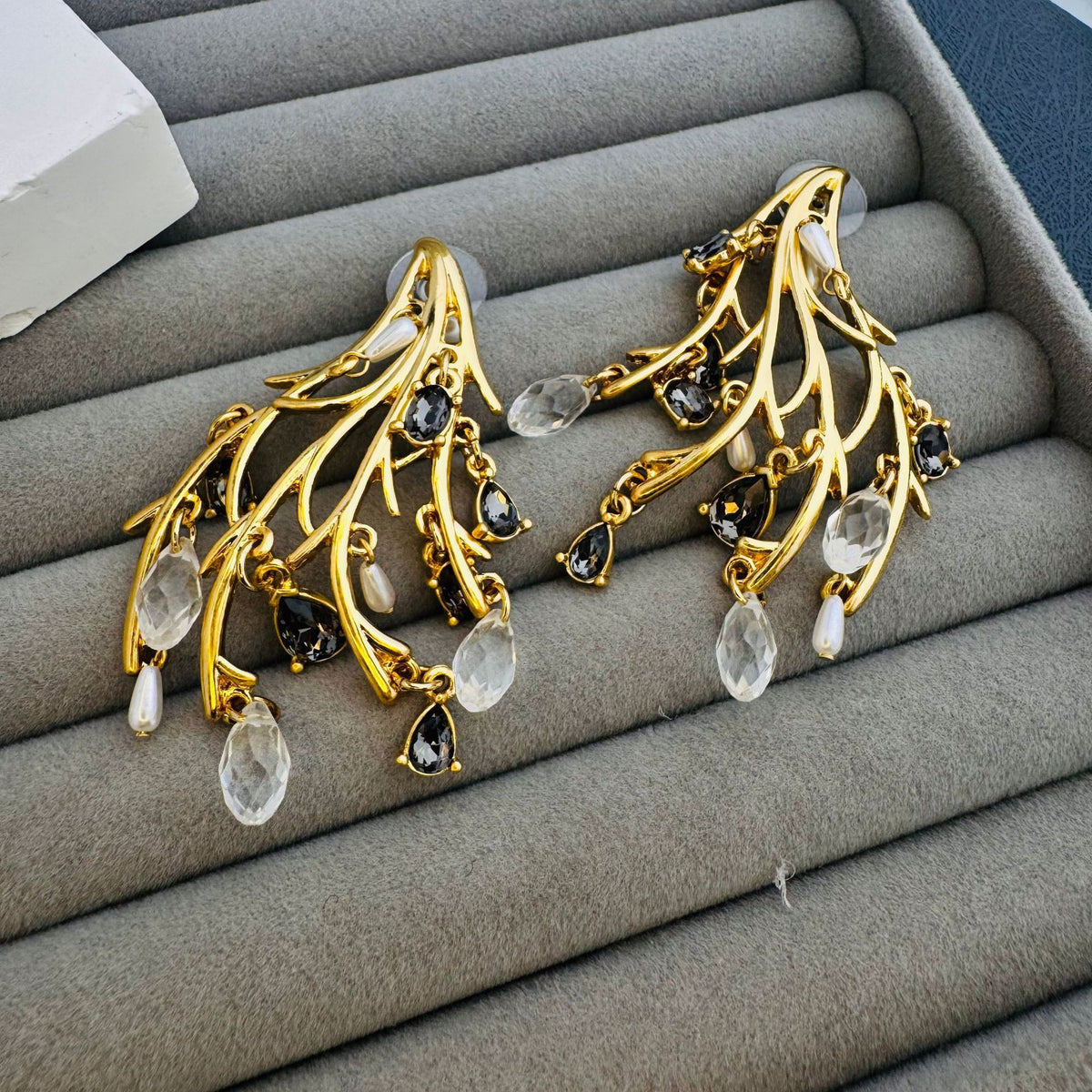 Medieval Style Old High-End Niche Design Fashionable Stylish, S925 Silver Needle Earrings.