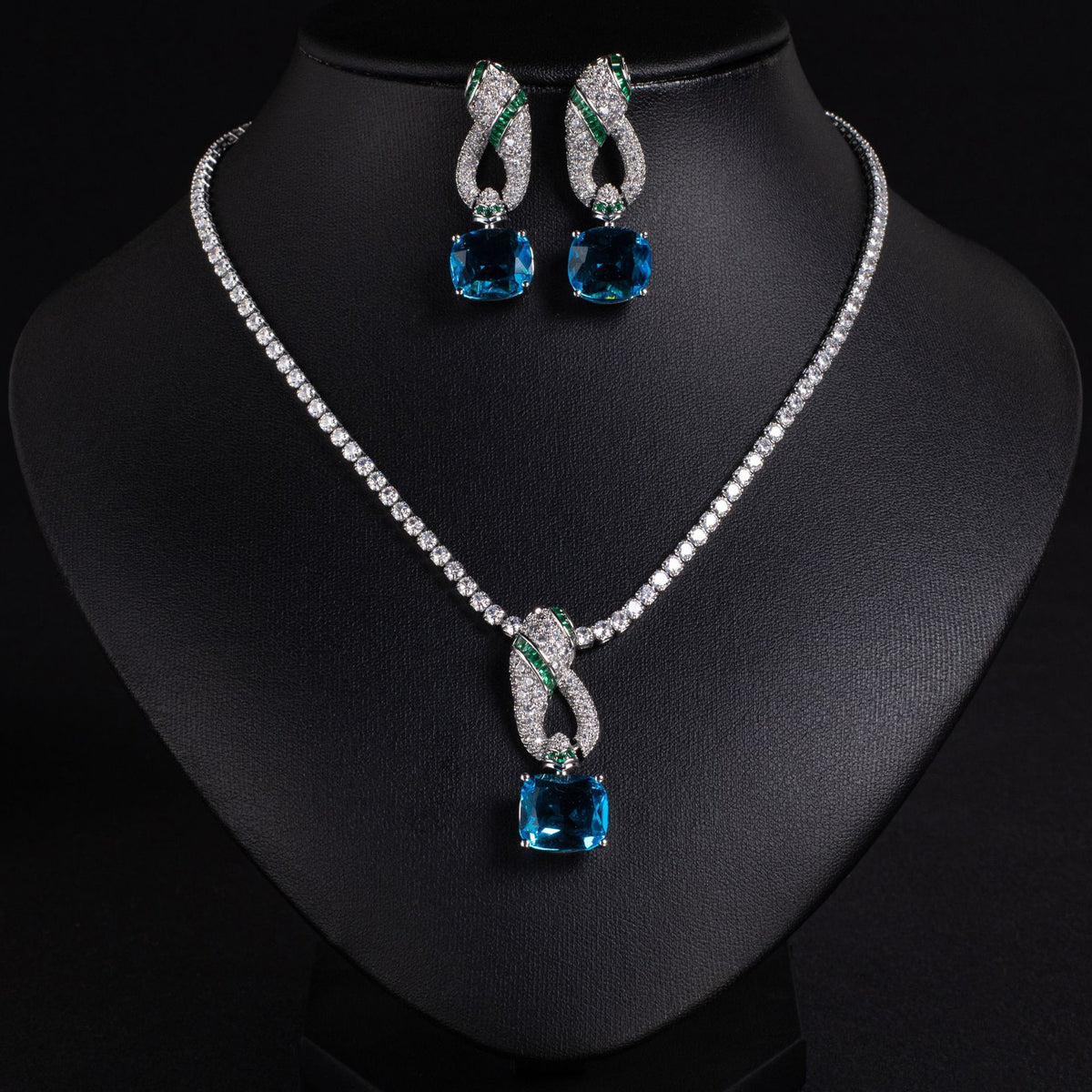 Cross-Border Exclusive Niche Design Snake-Shaped Pendant Necklace European and American Ins Exaggerated High-End Small Snake Zircon Necklace