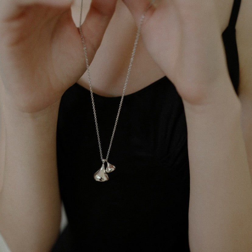 South Korea blogger same style water drop pendant necklace for Women New simple gentle fashionable all-match metal sweater chain necklace