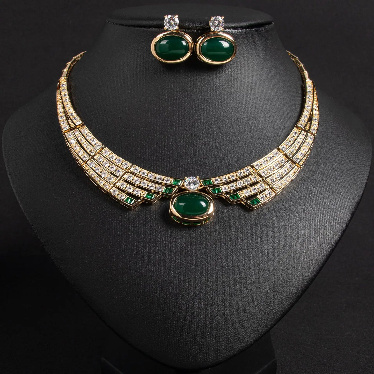 2 Piece Jewelry Set Exquisite Luxury Necklace Earrings Accessories.