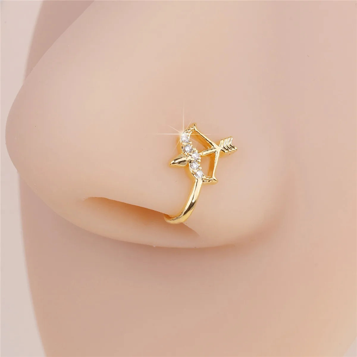 Piercing-Free nose Rings, U-Shaped Nose Clips Inlaid With Zircon, Personalized Niche Design.