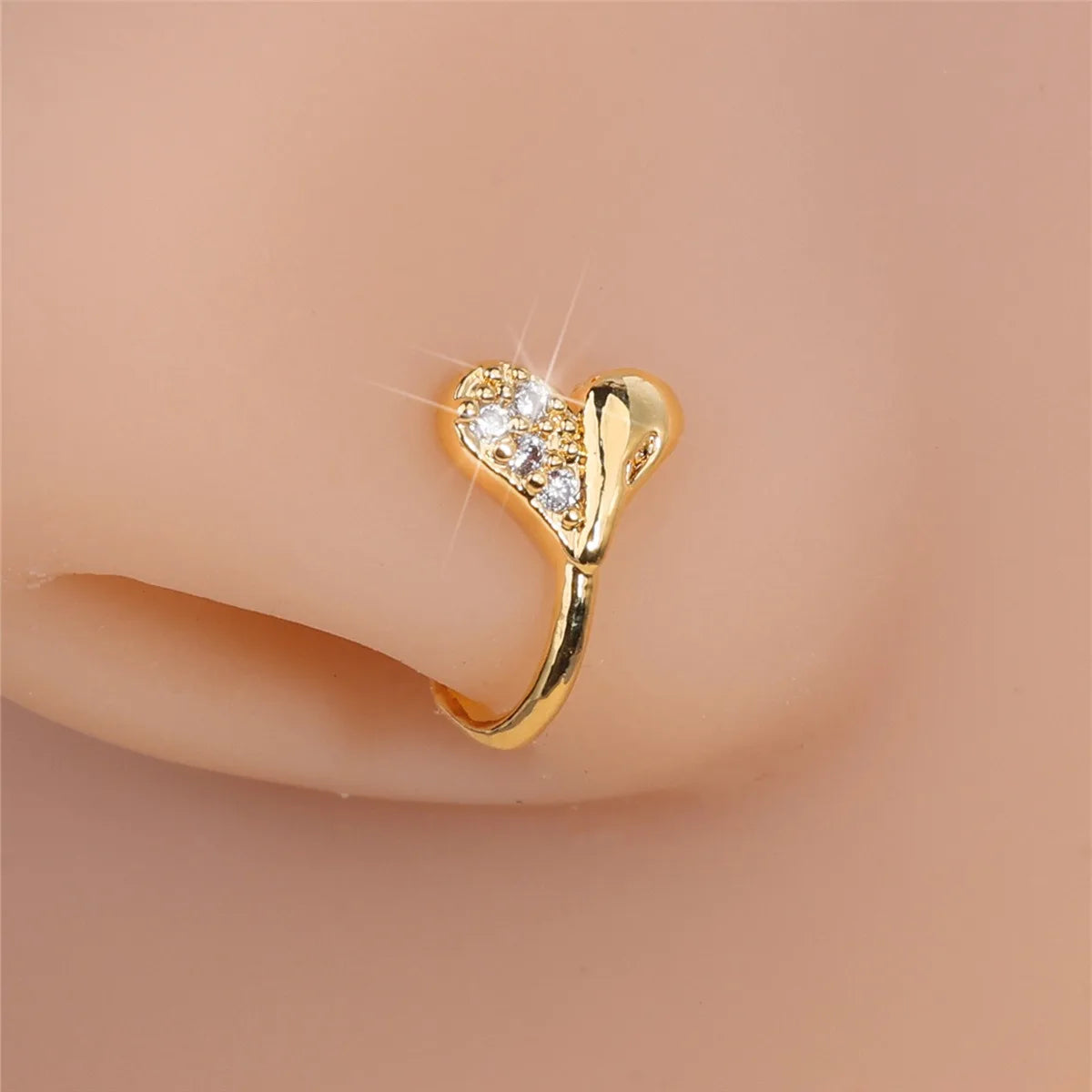 Piercing-Free nose Rings, U-Shaped Nose Clips Inlaid With Zircon, Personalized Niche Design.