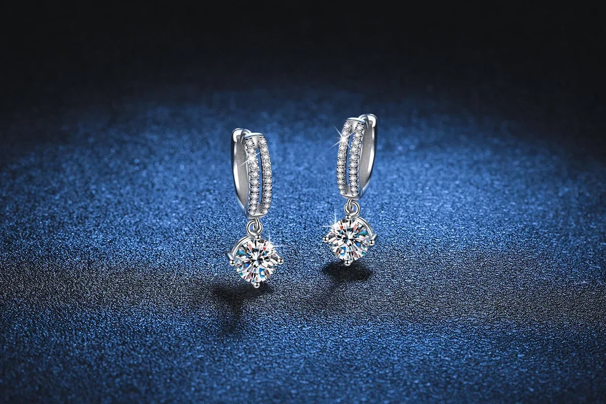 18K White Gold Platinum PT950 Earrings moissanite earrings classic four claw D color 1 carat earrings.