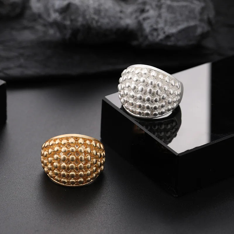 Beautiful shaped ring high-end fashion women's jewellery.