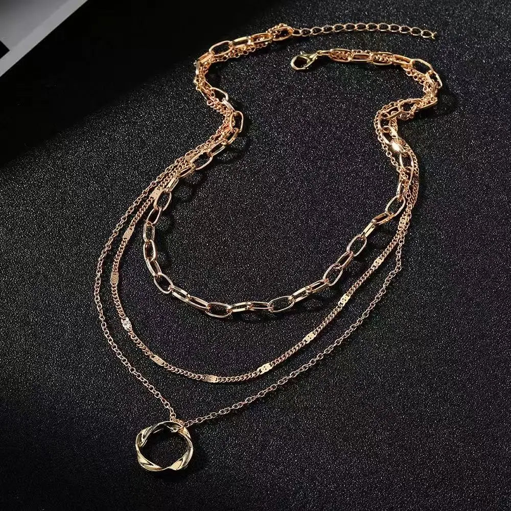 Fashionable round circle pendant necklace, exaggerated multi-layer versatile necklace.