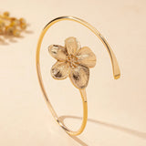 A Women's Arm Bracelet, Simple Floral Design, Suitable for Daily Wear and Parties