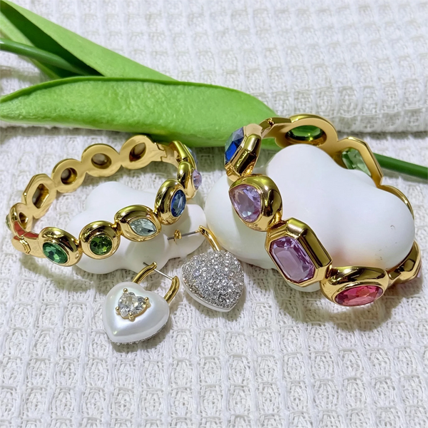 New necklace women's niche design bracelet high-end earrings light luxury ring jewellery set.