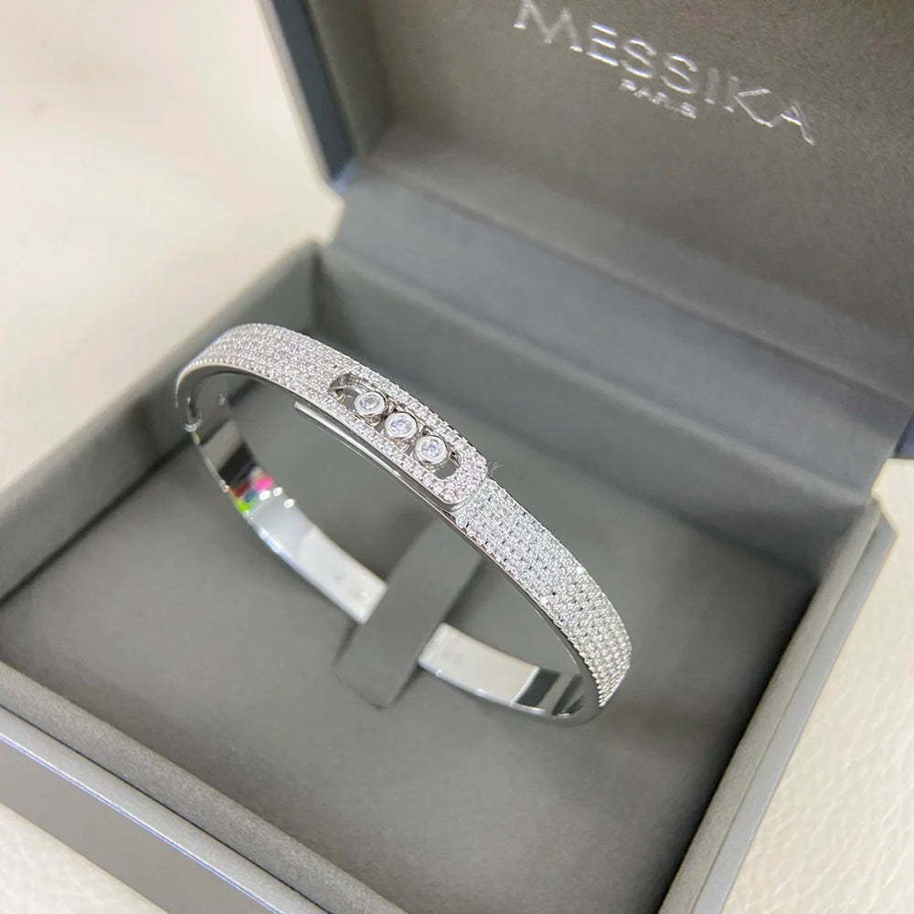 Classic circular bracelet, set with diamonds, luxurious and elegant