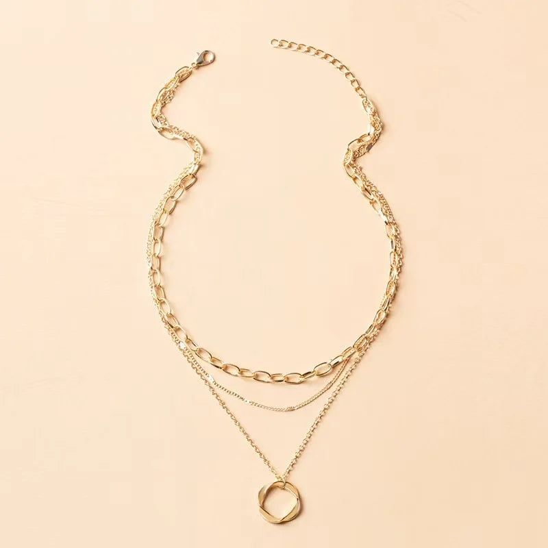 Fashionable round circle pendant necklace, exaggerated multi-layer versatile necklace.