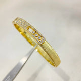 Classic circular bracelet, set with diamonds, luxurious and elegant