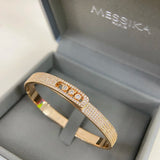 Classic circular bracelet, set with diamonds, luxurious and elegant