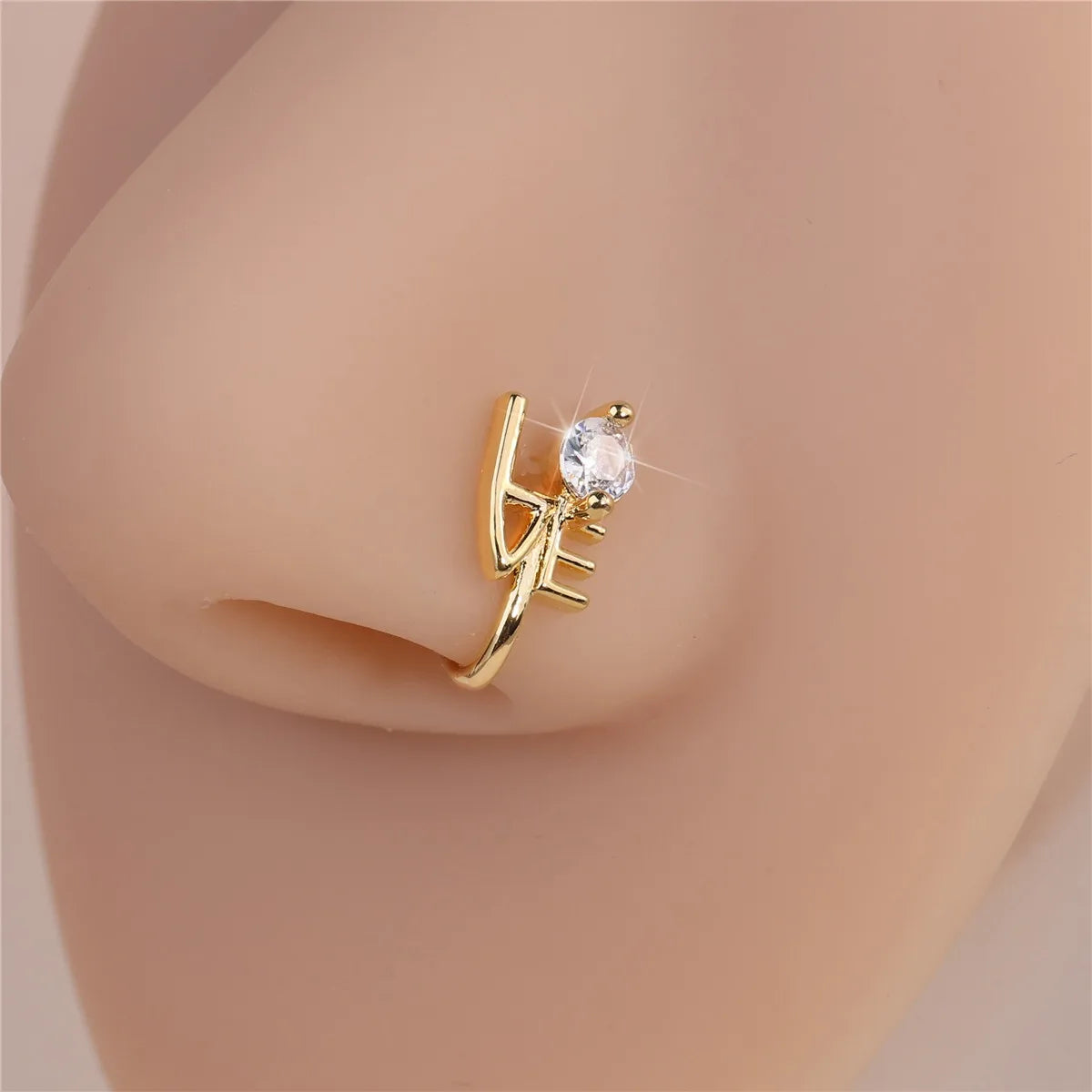 Piercing-Free nose Rings, U-Shaped Nose Clips Inlaid With Zircon, Personalized Niche Design.
