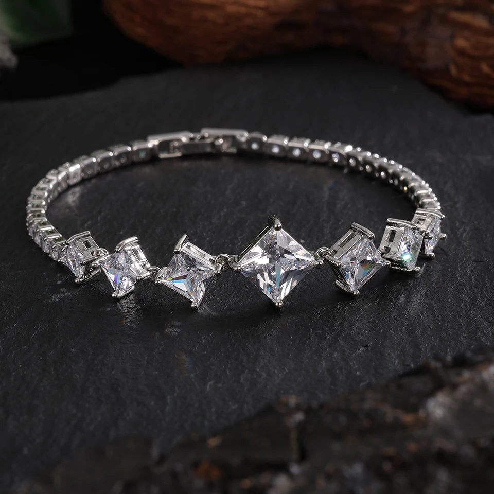 Luxury Geometric Water Drop Zirconia Bracelets for Elegant Women Full Crystal Charm Bracelet Jewellery.