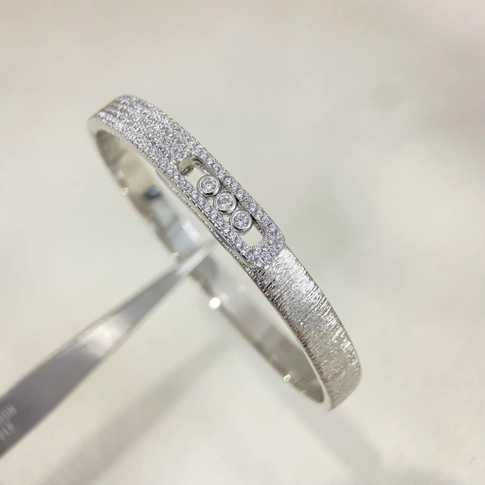 Classic circular bracelet, set with diamonds, luxurious and elegant