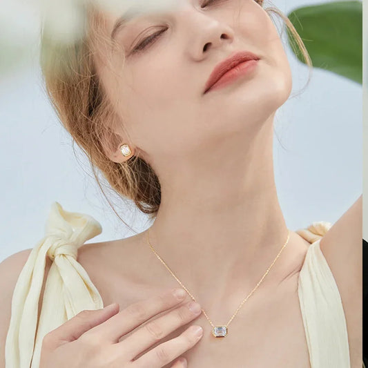 6*8mm 2cttw Emerald Moissanite Necklace D VVS1 Diamond S925 Sterling Silver 18K Gold Plated Pendant Necklace.