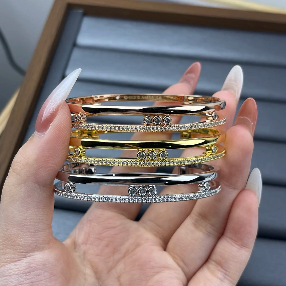 Classic circular bracelet, set with diamonds, luxurious and elegant