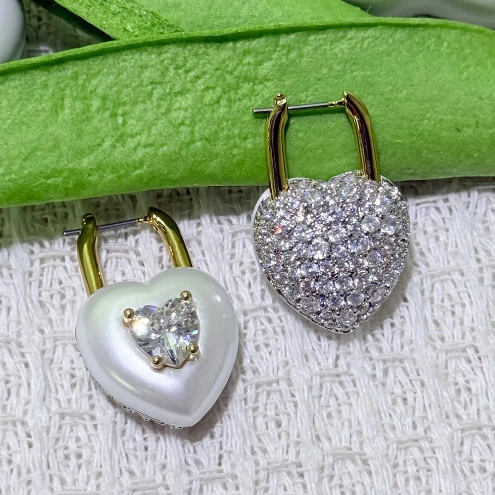 New necklace women's niche design bracelet high-end earrings light luxury ring jewellery set.