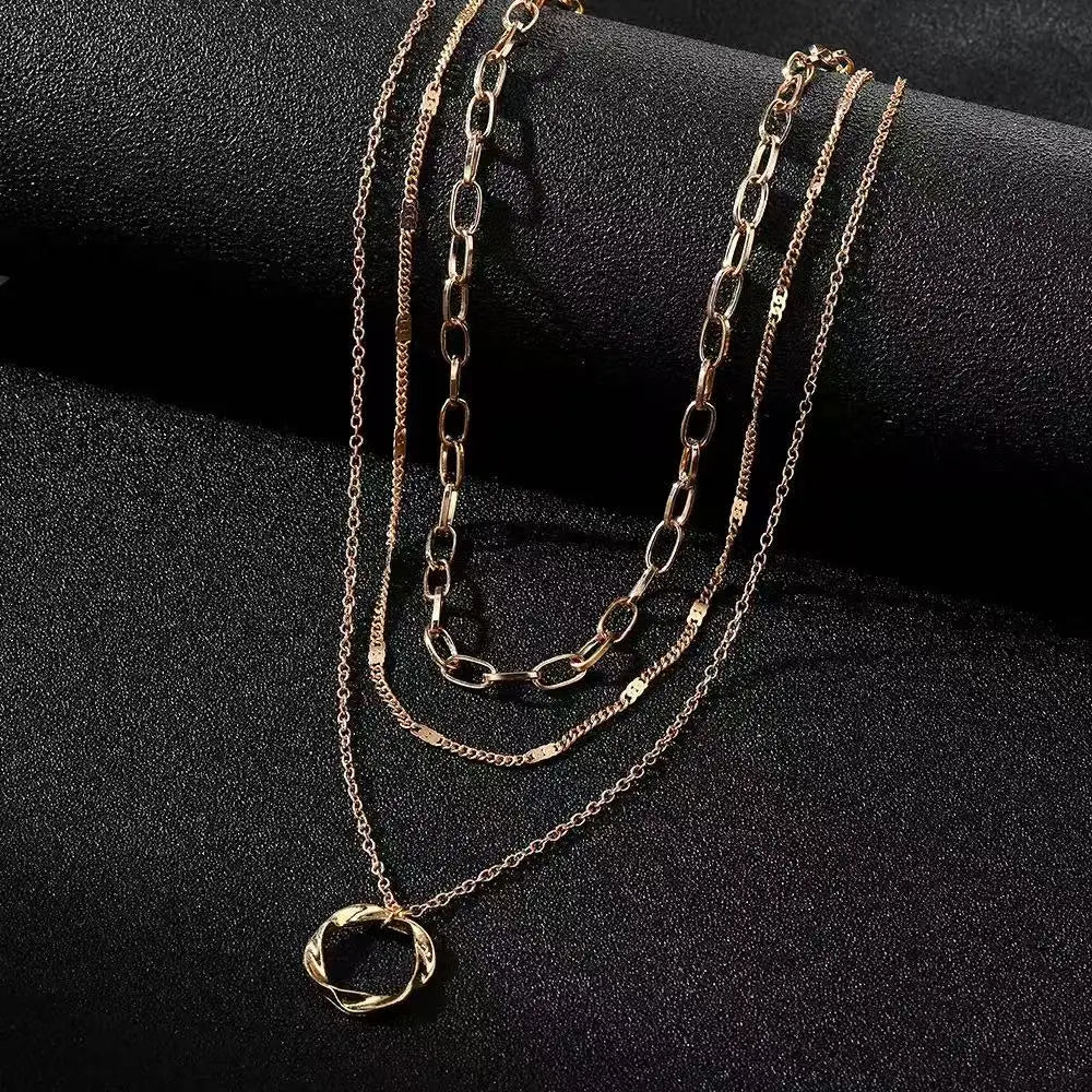 Fashionable round circle pendant necklace, exaggerated multi-layer versatile necklace.
