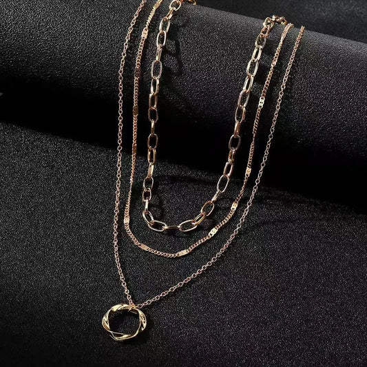 Fashionable round circle pendant necklace, exaggerated multi-layer versatile necklace.