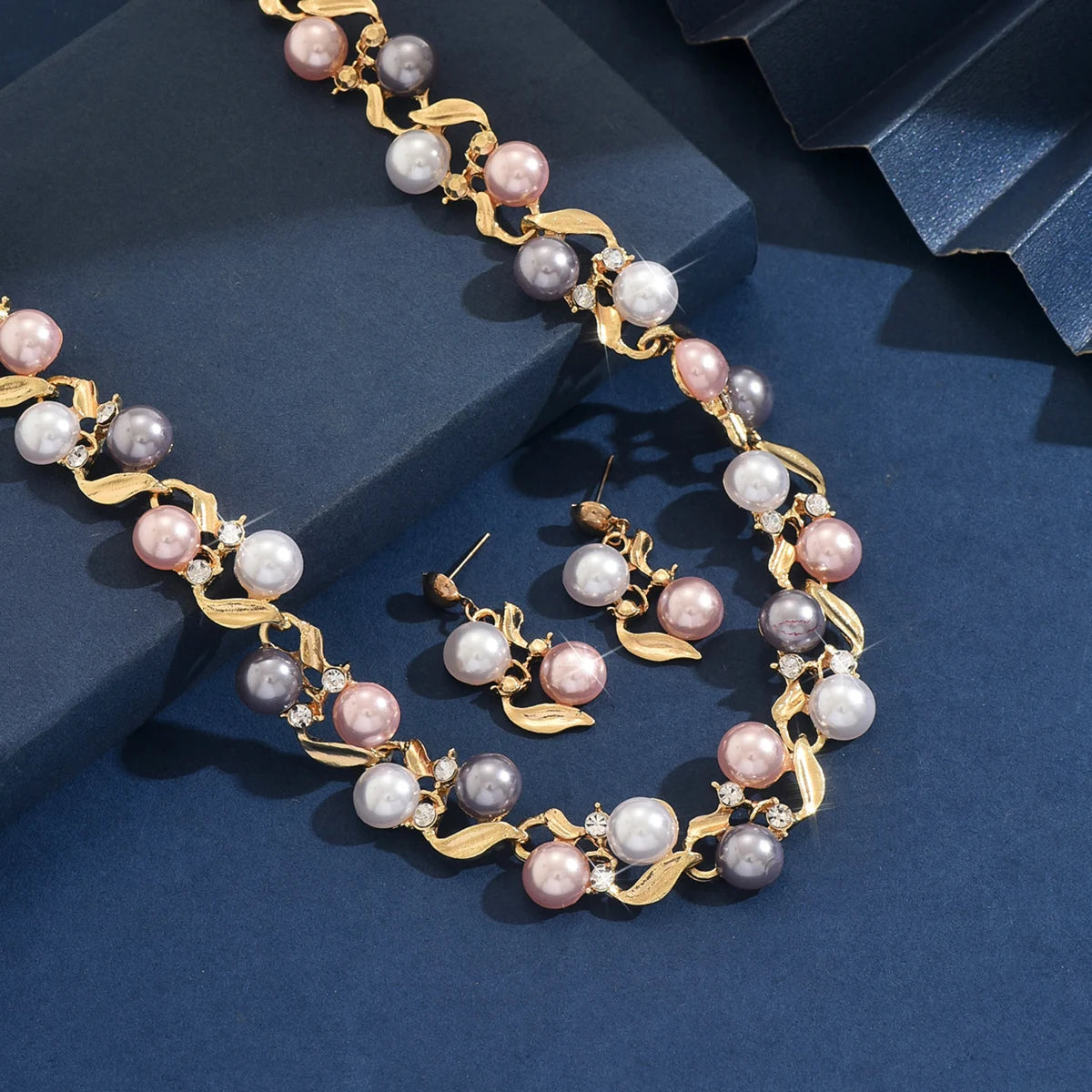 Elegant Faux Pearl Necklace Earrings Set  Zinc Alloy Jewelry Kit.