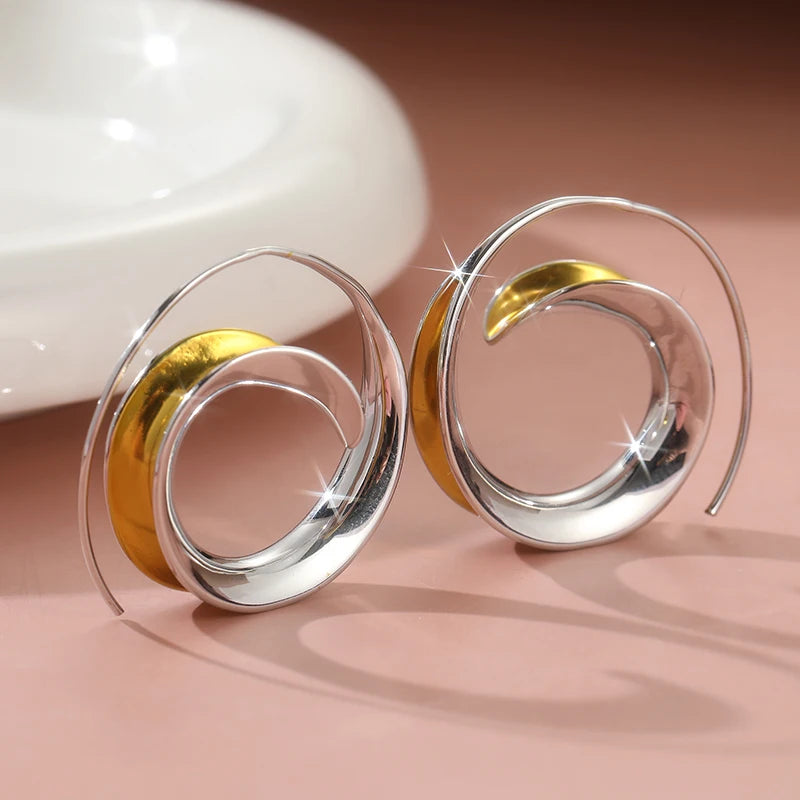 Simple Fashion Two Tone Metal Geometric Glossy Surface Hoop Earrings.