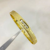 Classic circular bracelet, set with diamonds, luxurious and elegant